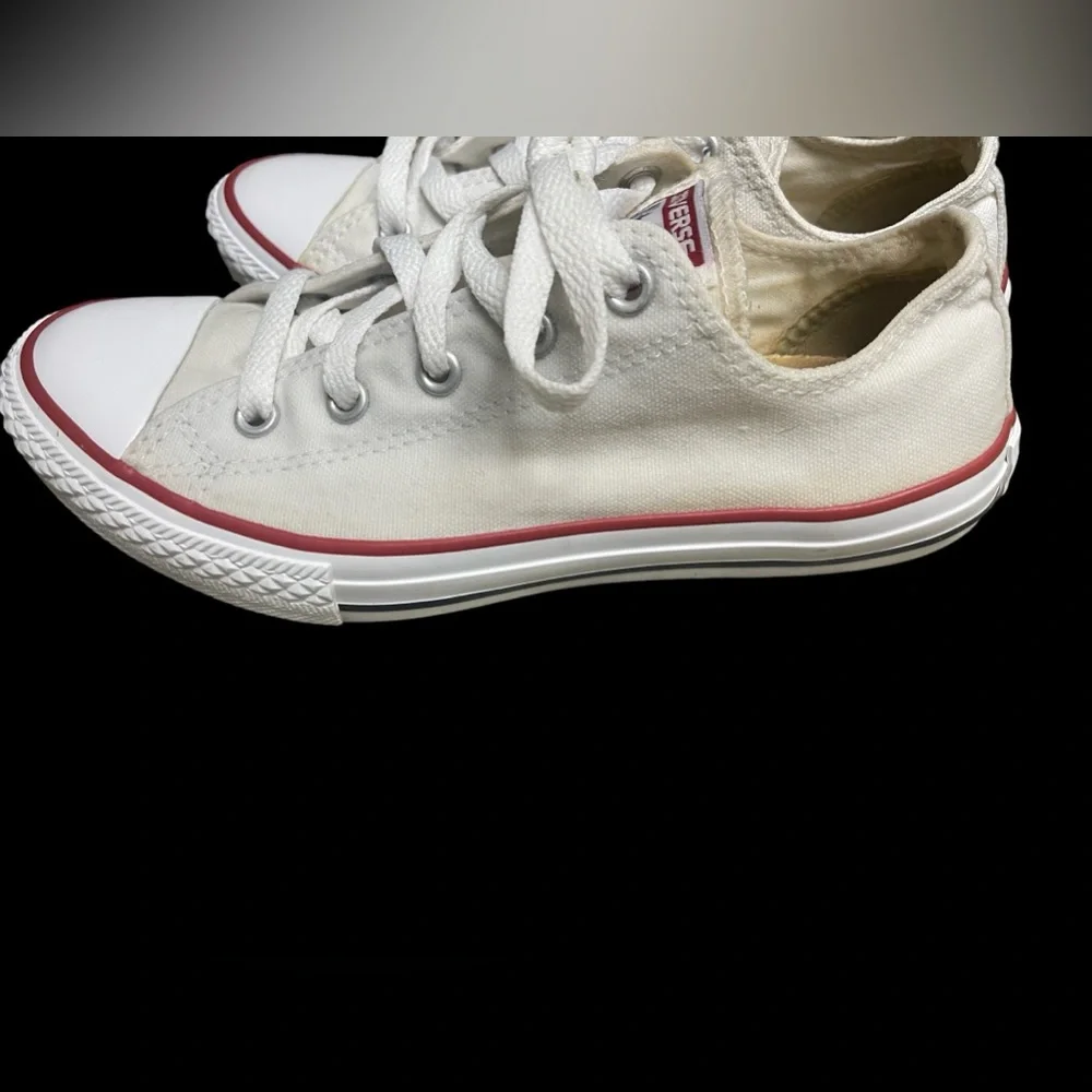 CONVERSE CHUCK TAYLOR ALL STAR LOW BIG GRADE SCHOOL LIFESTYLE SHOES Size 3
